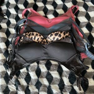 Victoria's Secret Incredible Lightweight Max Sports Bra Bundle